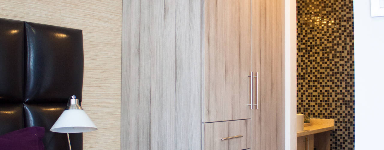 Closets. Cocina y Cristales | Natura Residencial. , Avianda Kitchen Design Avianda Kitchen Design Minimalist dressing room Engineered Wood Transparent