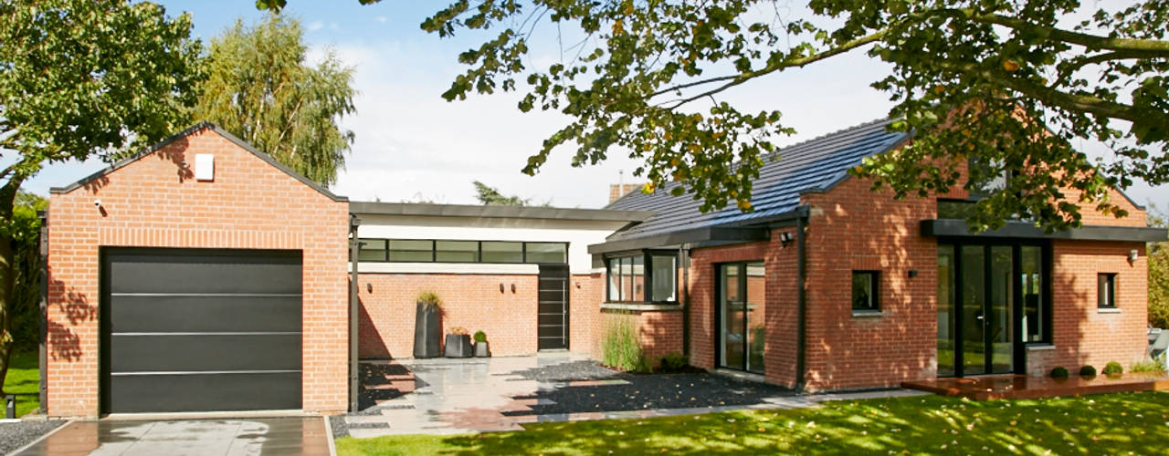 réhabilitation complète d'une maison avec la création de deux extensions, Emilie Bigorne, architecte d'intérieur CFAI Emilie Bigorne, architecte d'intérieur CFAI Дома в стиле минимализм Кирпичи