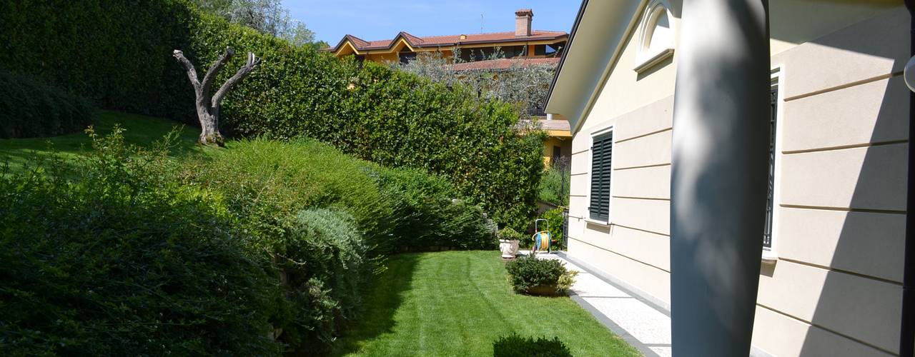 villa sulle colline con giardino, bilune studio bilune studio Jardines de estilo moderno