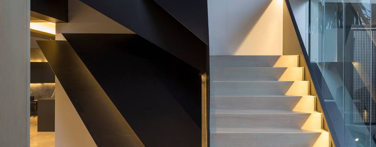 Kloof Road House , Nico Van Der Meulen Architects Nico Van Der Meulen Architects الممر الحديث، المدخل و الدرج