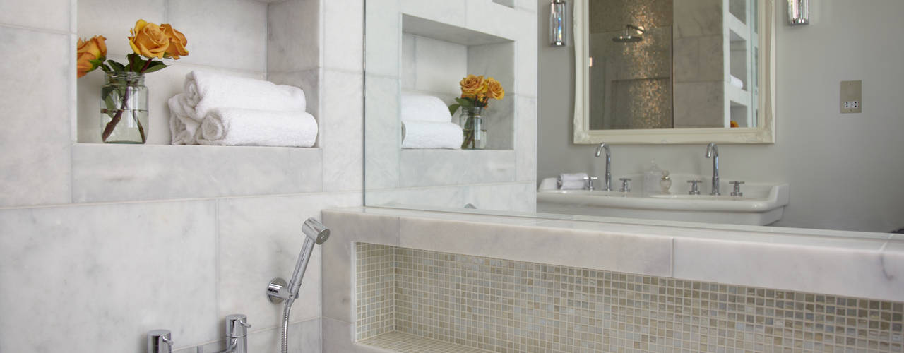 homify Modern style bathrooms