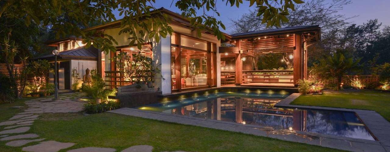 Chattarpur Farmhouse New Delhi, monica khanna designs monica khanna designs モダンスタイルの プール