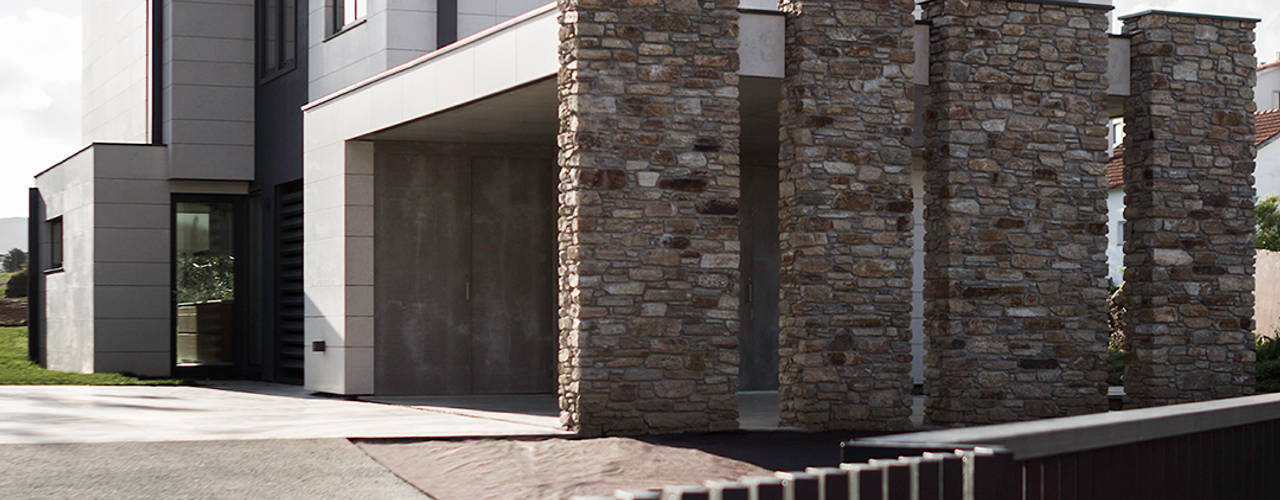 Vivienda en Mugardos, AD+ arquitectura AD+ arquitectura Single family home Stone