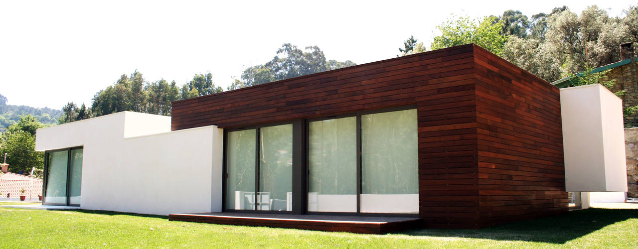 Casa Lanhoso, TRAMA arquitetos TRAMA arquitetos Moderne huizen