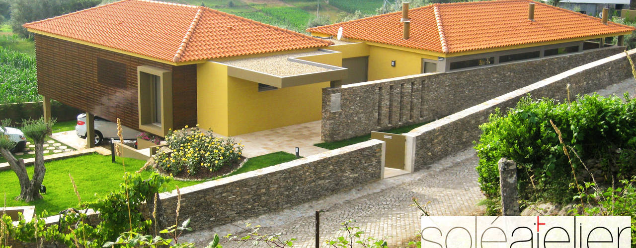 Casa de DÉM, Caminha, SOLE ATELIER, LDA SOLE ATELIER, LDA Casas de estilo rústico