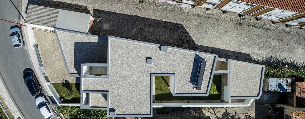 house 116, bo | bruno oliveira, arquitectura bo | bruno oliveira, arquitectura Rumah Modern Granit