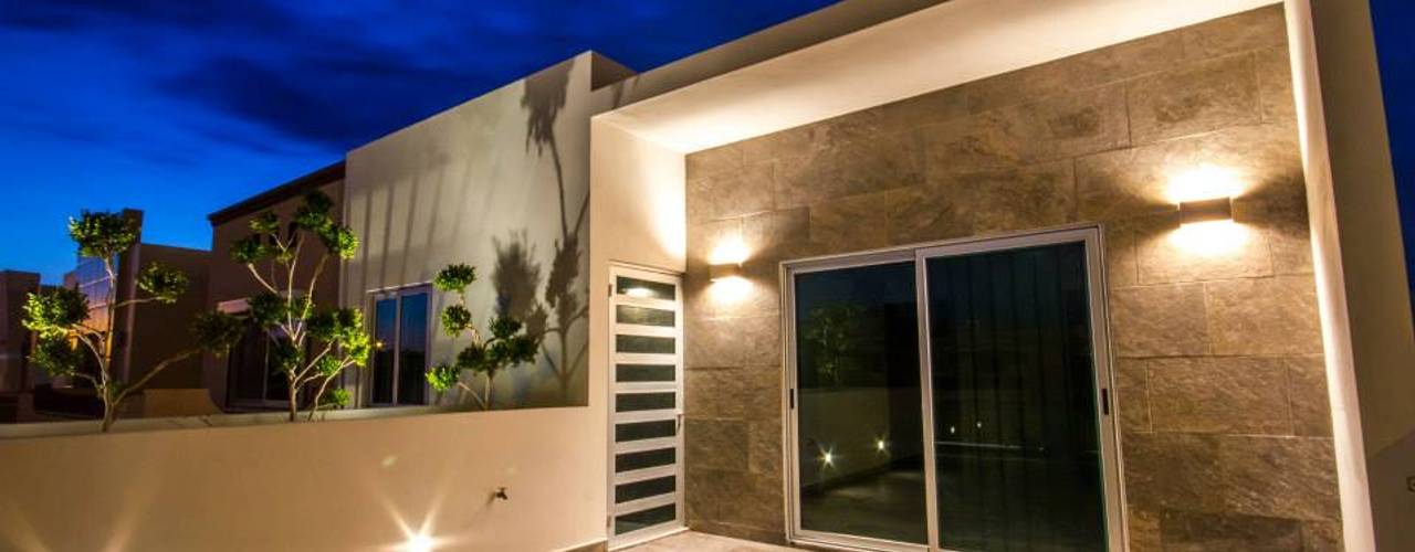 Casa AT, Cenit Arquitectos Cenit Arquitectos بلكونة أو شرفة