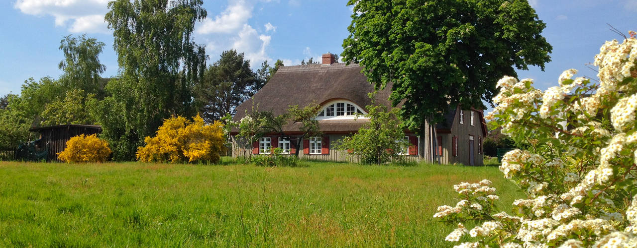 FERIEN IM DENKMAL – ALTES SCHIFFERHAUS, Planungsgruppe Barthelmey Planungsgruppe Barthelmey Casas de estilo rural