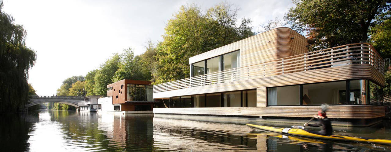 „Traumfänger" - Hausboot auf dem Eilbekkanal l Hamburg, Rost.Niderehe Architekten I Ingenieure Rost.Niderehe Architekten I Ingenieure Casas modernas Madeira Efeito de madeira