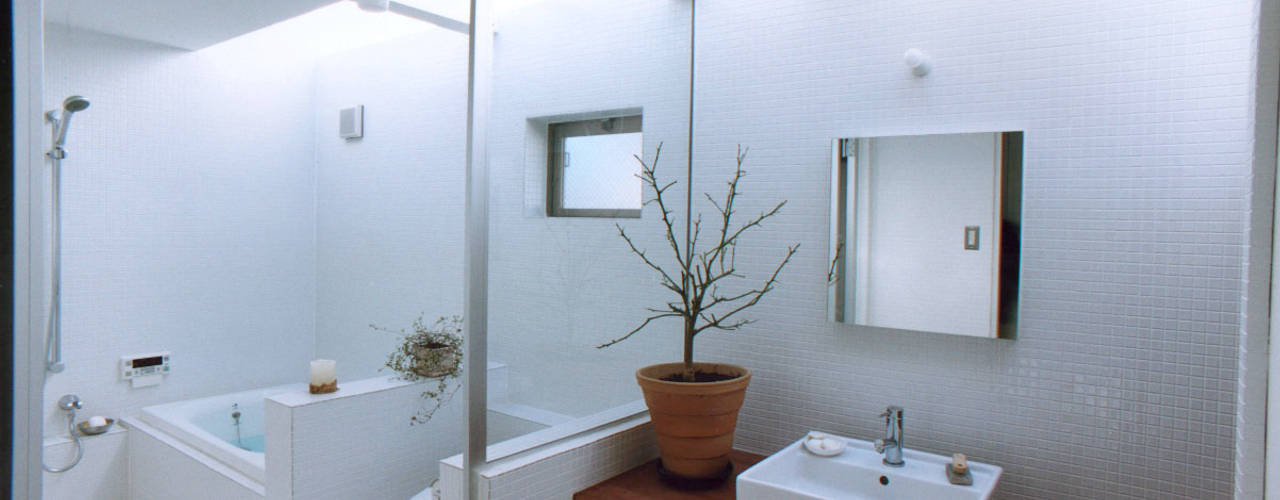 久我山の家, 東章司建築研究所 東章司建築研究所 Modern style bathrooms Tiles