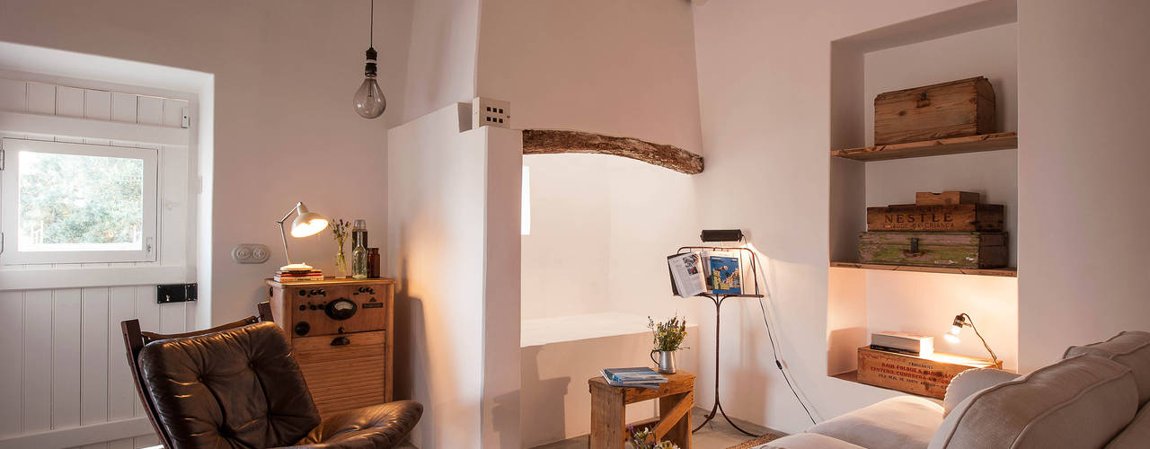 Pensão Agricola, atelier Rua - Arquitectos atelier Rua - Arquitectos Mediterranean style living room