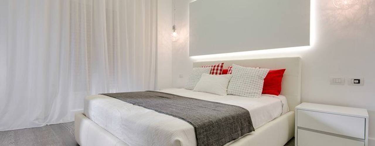 UN APPARTAMENTO D'ELITE, SERENA ROMANO' ARCHITETTO SERENA ROMANO' ARCHITETTO Modern style bedroom