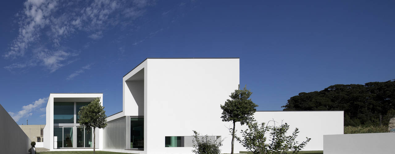 Aradas House, RVDM, Arquitectos Lda RVDM, Arquitectos Lda モダンな 家