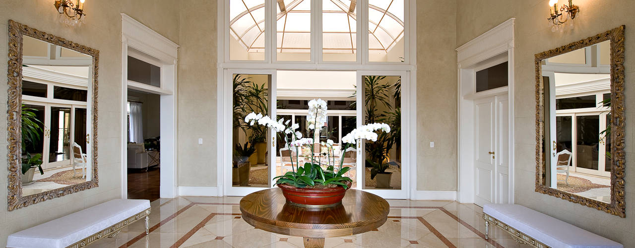 Casa no interior, Two Design Two Design Classic style corridor, hallway and stairs