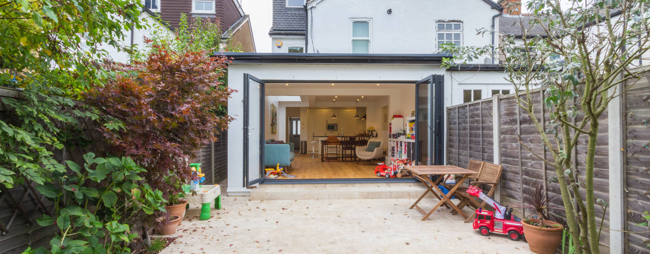 Extension in Weybridge, KT13, TOTUS TOTUS Casas modernas