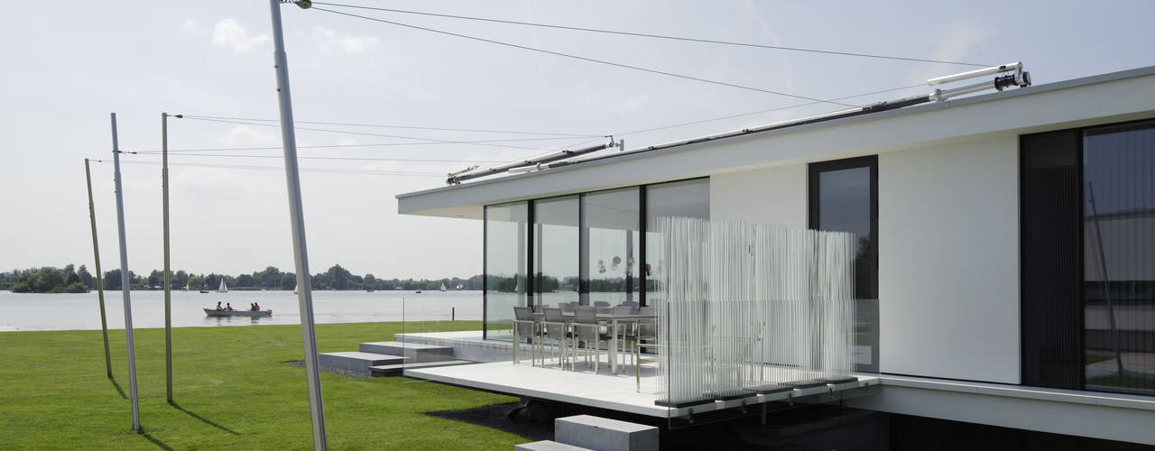 “G-house, villa met gastenverblijf aan de Reeuwijkse Plas” , Lab32 architecten Lab32 architecten Modern home