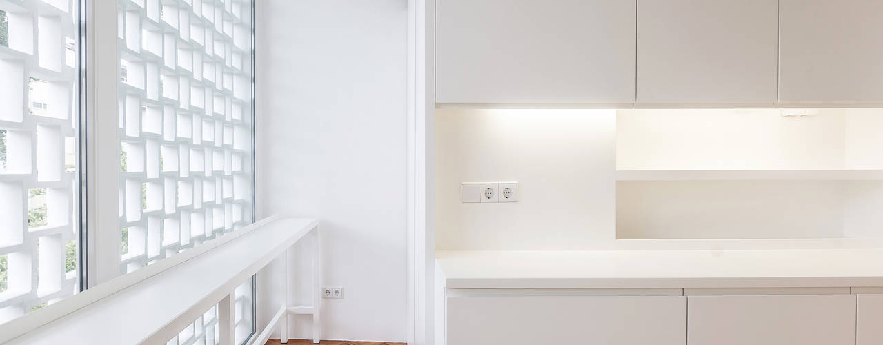 Casa das Estacas, atelier Rua - Arquitectos atelier Rua - Arquitectos Dapur Modern