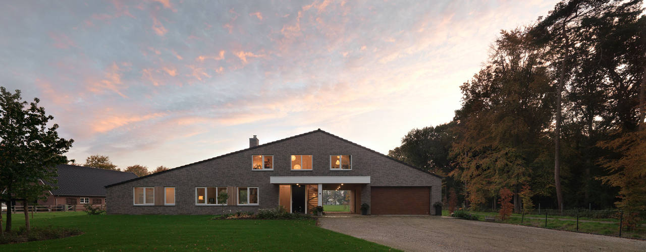 Woonhuis Doorn, De Zwarte Hond De Zwarte Hond Country style houses Bricks