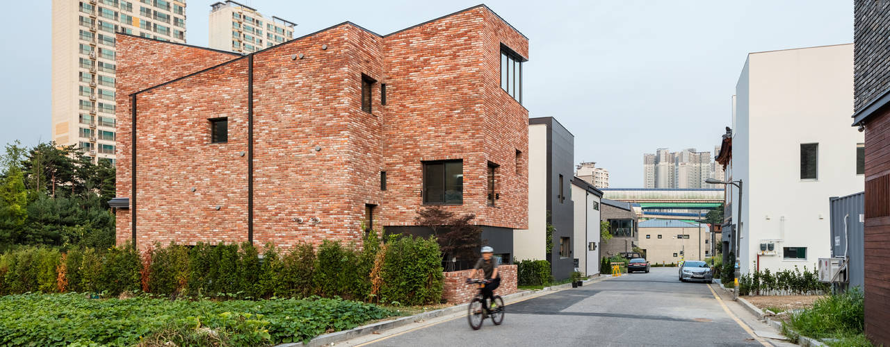 L house, aandd architecture and design lab. aandd architecture and design lab. Casas de estilo moderno