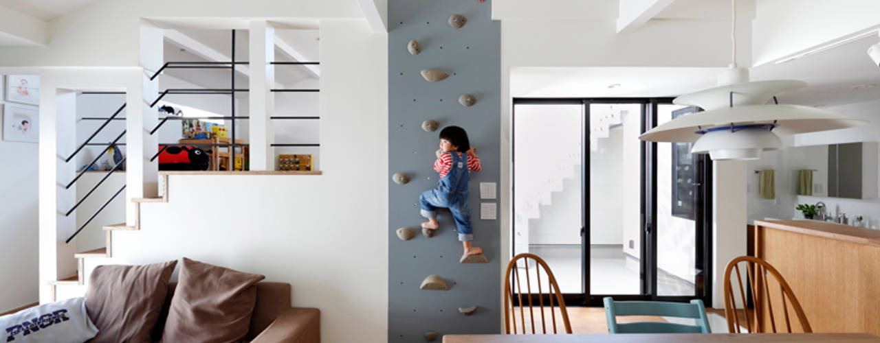 阿倍野の長屋〈renovation〉－5段の距離がいい－, 一級建築士事務所アトリエｍ 一級建築士事務所アトリエｍ Moderne Wohnzimmer Holz Holznachbildung