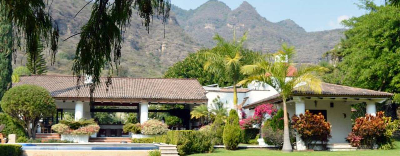 COUNTRY HOUSE IN MALINALCO MEXICO, De Ovando Arquitectos De Ovando Arquitectos Jardines coloniales