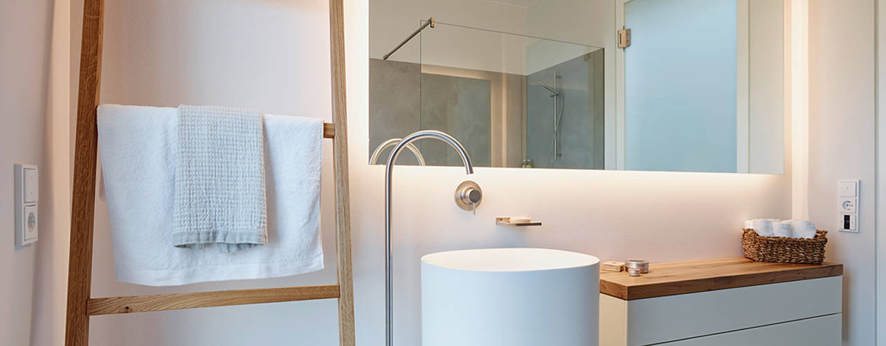 Stylish und gemütlich: ein Penthouse zum Wohlfühlen, HONEYandSPICE innenarchitektur + design HONEYandSPICE innenarchitektur + design Modern style bathrooms