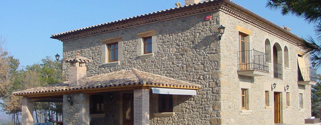 Casa de turismo rural en la Torre d'Oristà (Barcelona), ALENTORN i ALENTORN ARQUITECTES, SLP ALENTORN i ALENTORN ARQUITECTES, SLP Casas rústicas Pedra Bege