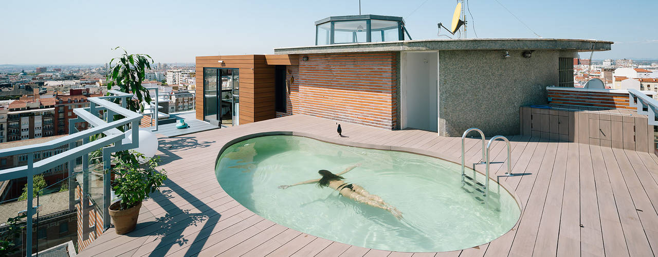 “Un chalet en el cielo de Madrid”, ImagenSubliminal ImagenSubliminal Piscinas