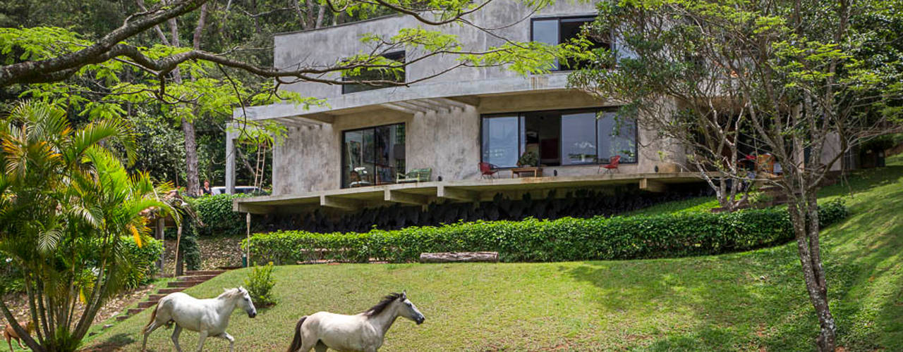 Casa Campo / Ateliê - Vale das Videiras, Carlos Salles Arquitetura e Interiores Carlos Salles Arquitetura e Interiores منازل