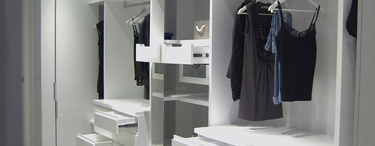 Vestidor, AG arquitectura Gorris AG arquitectura Gorris モダンデザインの ドレッシングルーム