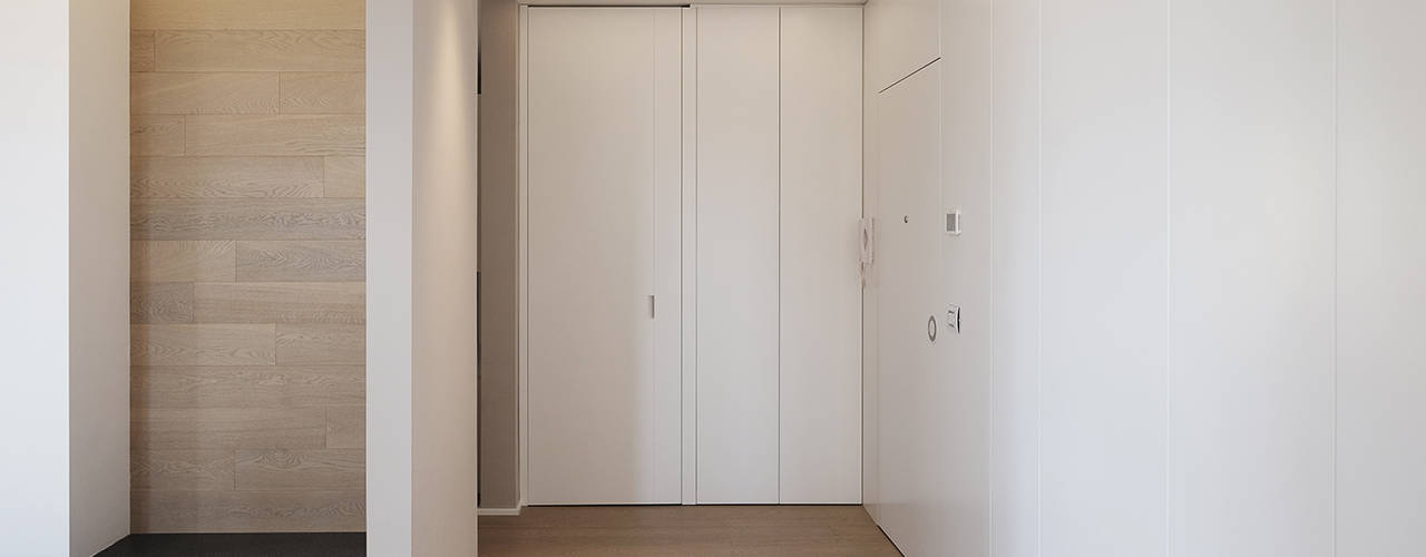CASA INDIPENDENTE , Luca Mancini | Architetto Luca Mancini | Architetto Modern corridor, hallway & stairs