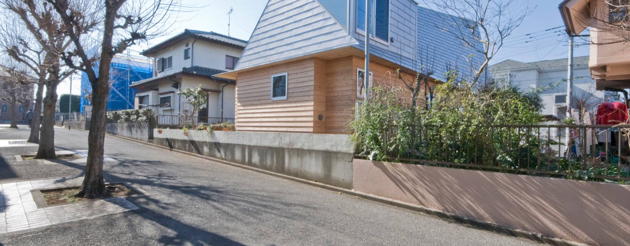 柏の平屋 ねじれ屋根のせ, 千田建築設計 千田建築設計 Eclectic style houses Wood Wood effect