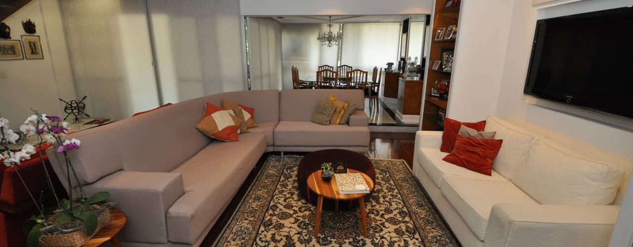 Apartamento Clássico, Emmilia Cardoso Designers Associados Emmilia Cardoso Designers Associados Ruang Keluarga Klasik