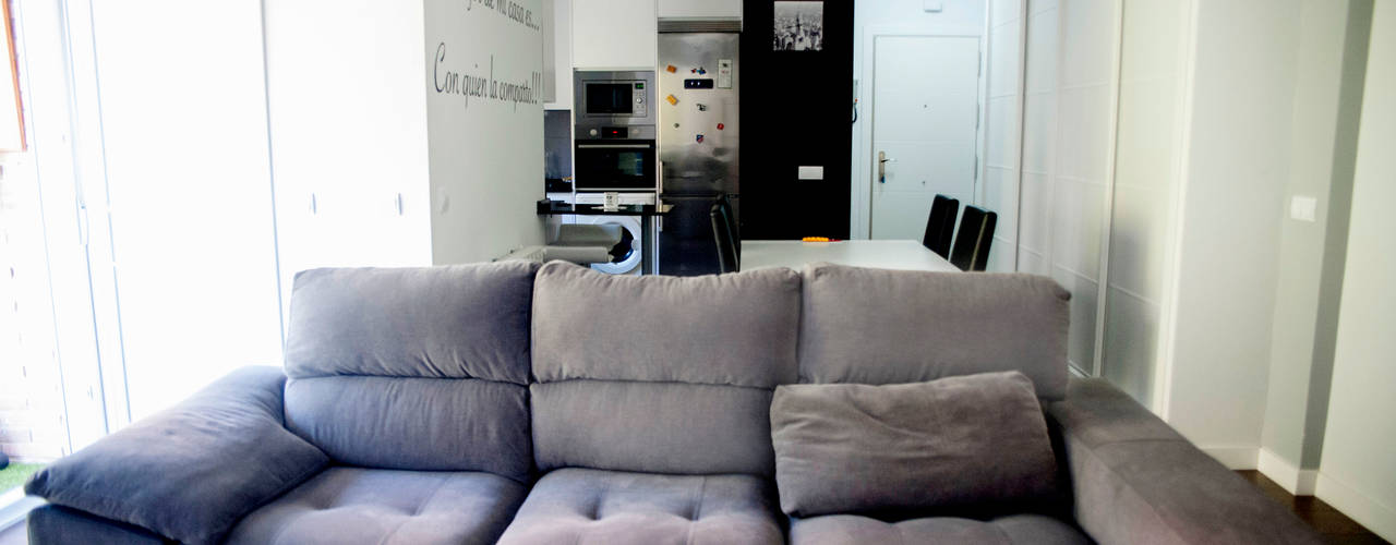 Reforma de una vivienda familiar en Madrid , Arquigestiona Reformas S.L. Arquigestiona Reformas S.L. Modern living room