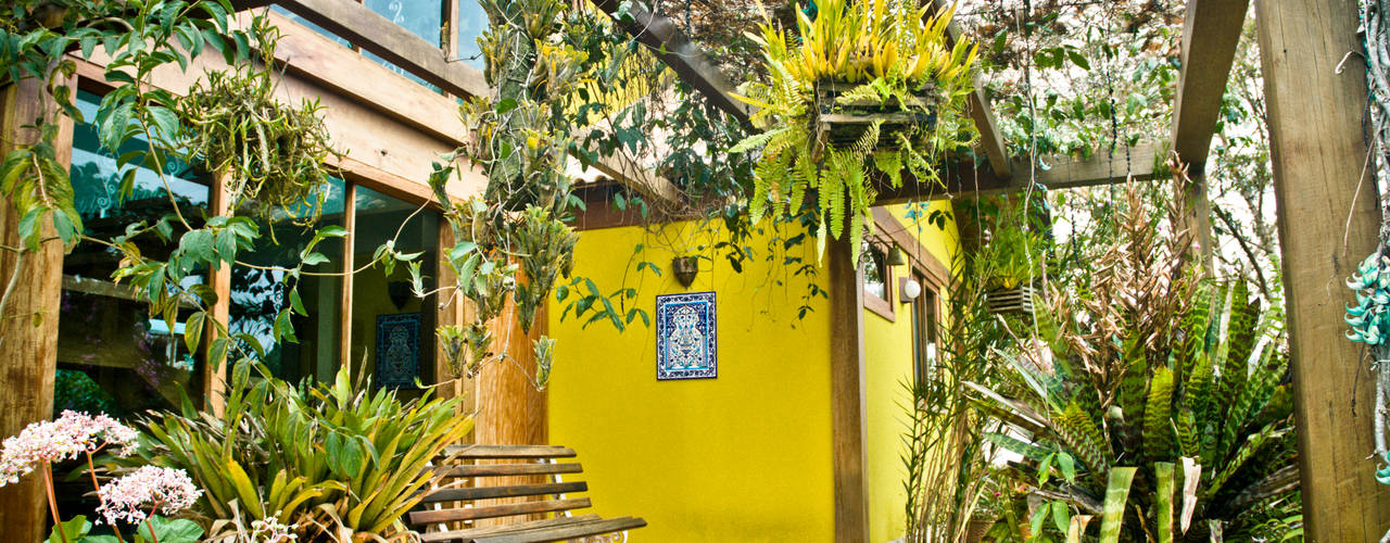 Chalé na Montanha - MVDA, Carlos Eduardo de Lacerda Arquitetura e Planejamento Carlos Eduardo de Lacerda Arquitetura e Planejamento Country style balcony, veranda & terrace