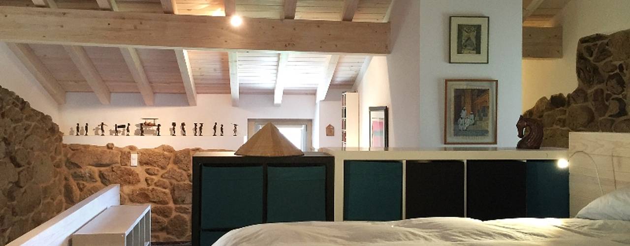 Rehabilitación de molino en Requeixo, b+t arquitectos b+t arquitectos Dormitorios de estilo rural
