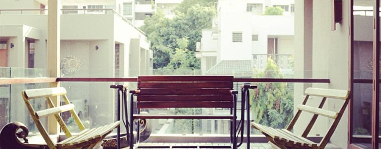 Mr. Harsh Patel Residance, U design studio U design studio Classic style balcony, veranda & terrace