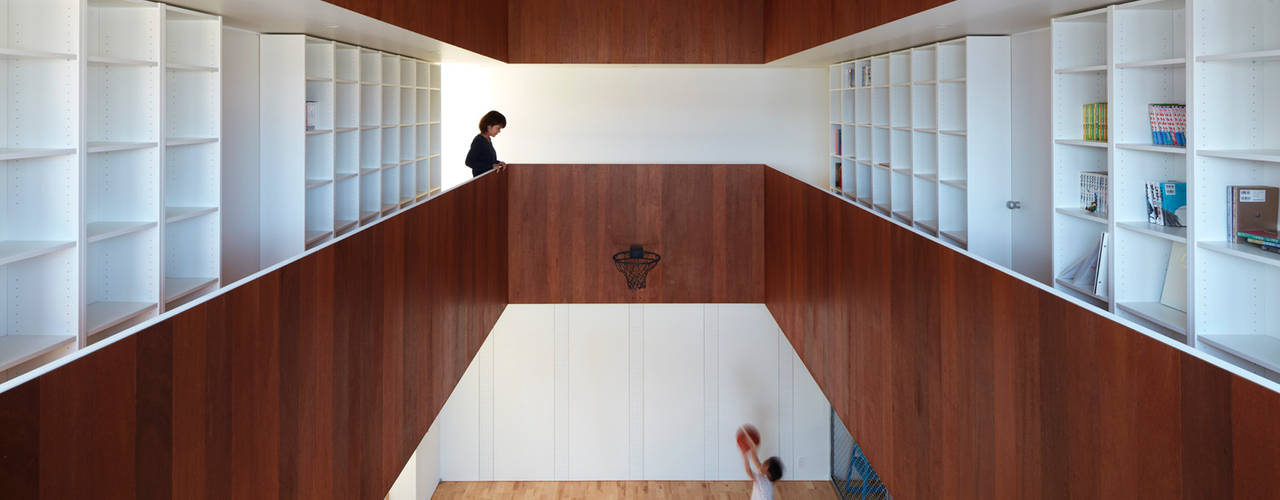 court house, 小泉設計室 小泉設計室 Gimnasios en casa de estilo minimalista