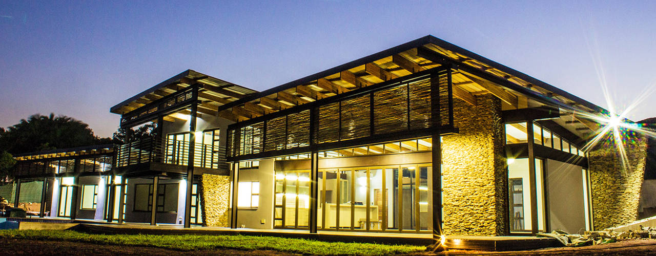 House at Mtunzini River Estate, TJ Architects TJ Architects Casas estilo moderno: ideas, arquitectura e imágenes Ladrillos