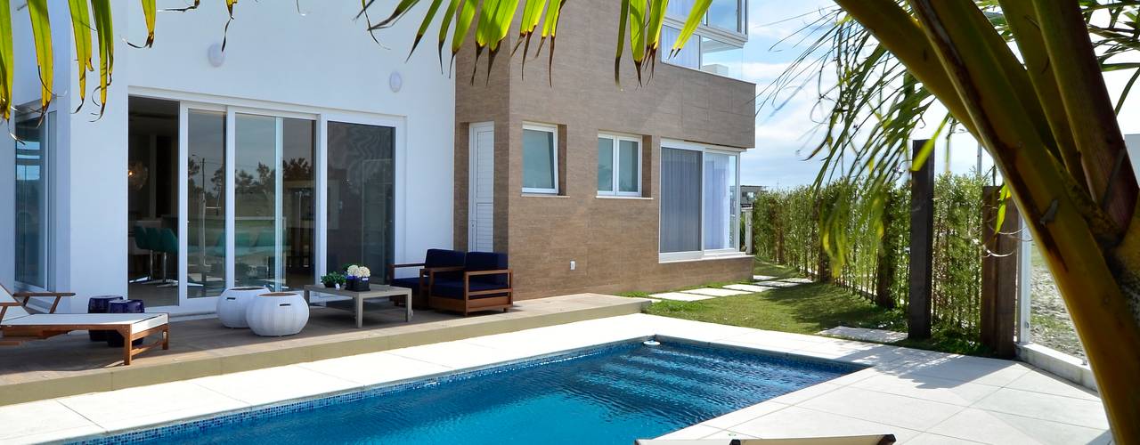 Casa Riviera, Biazus Arquitetura e Design Biazus Arquitetura e Design Piscinas de estilo moderno