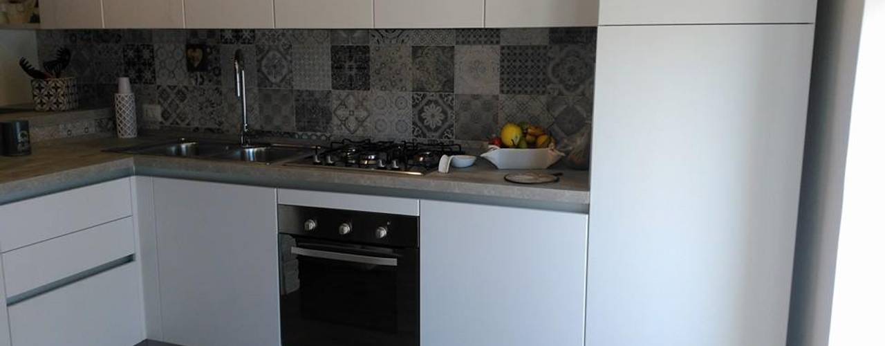 Compact kitchen, Cucine e Design Cucine e Design Dapur Gaya Mediteran