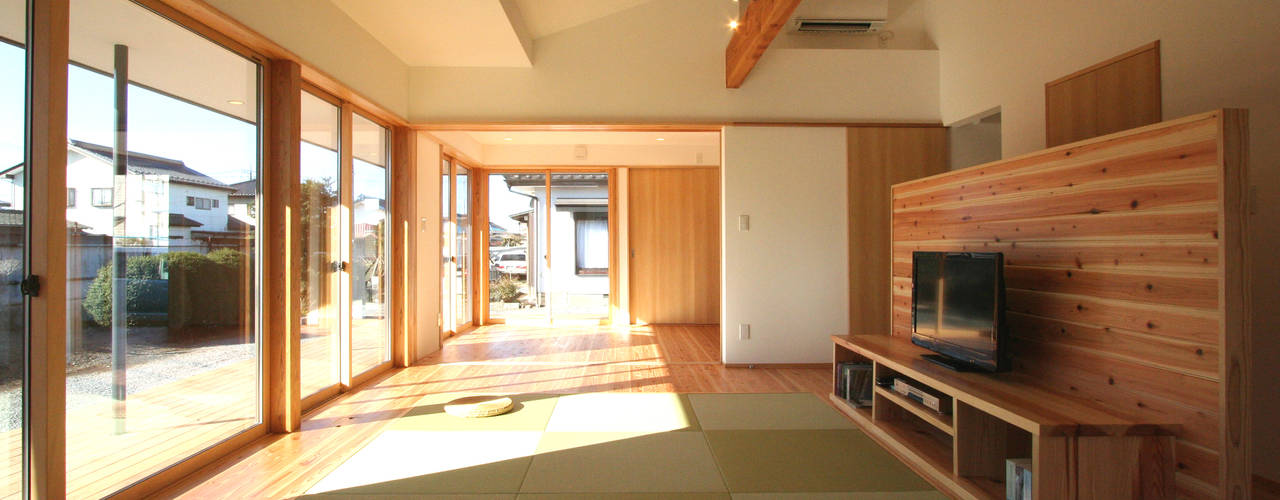 縁の住まい, 岳設計工房 岳設計工房 Salones de estilo moderno Madera Acabado en madera