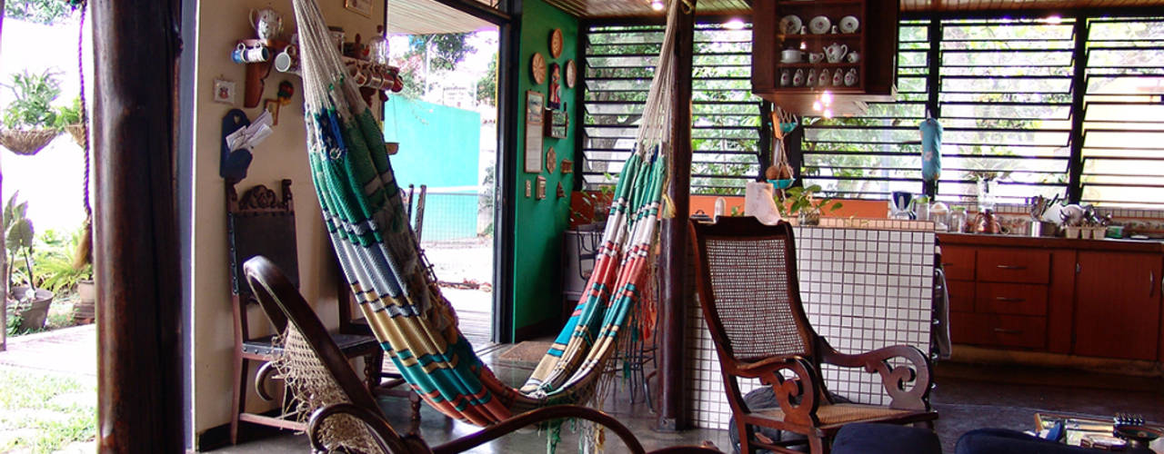 CASA 3-64. VIVIENDA UNIFAMILIAR. Barquisimeto, Venezuela., YUSO YUSO Classic style living room