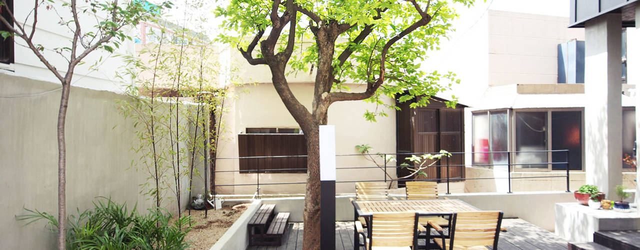 미니멀한 자연주의 감성주택, 33평 주택리모델링, 로하디자인 로하디자인 미니멀리스트 정원