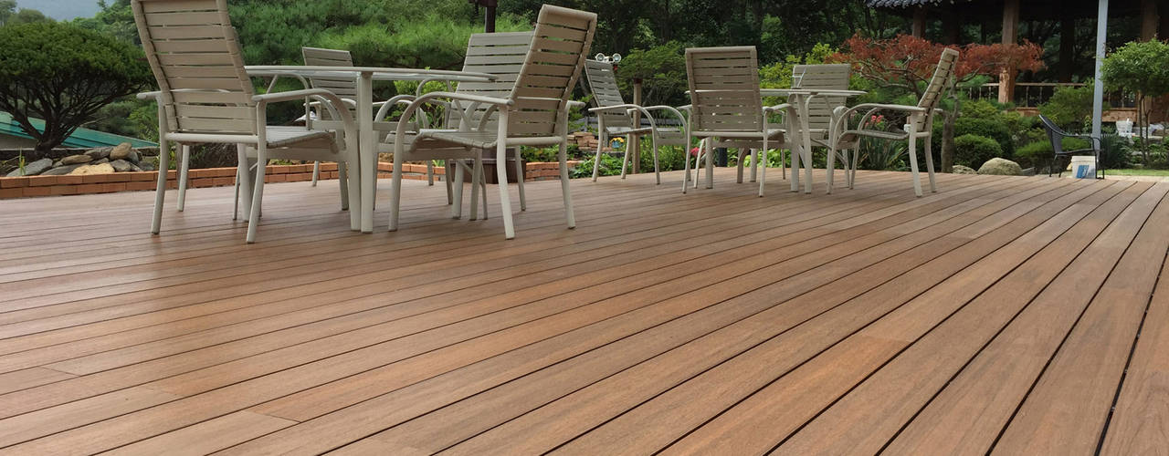 Spazi all'aperto: parquet per rivestire gli esterni di terrazzi e giardini, Déco Déco Modern style gardens Engineered Wood Transparent