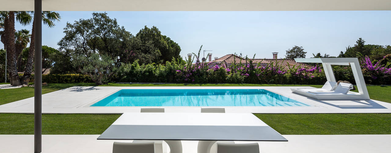 Casa Herrero | 08023 architects, Simon Garcia | arqfoto Simon Garcia | arqfoto 泳池
