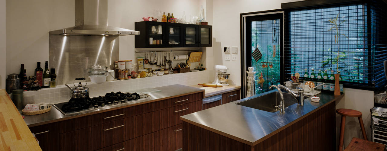 サロンのある家－オランダのアパートメントのような家－, 一級建築士事務所アトリエｍ 一級建築士事務所アトリエｍ 北欧デザインの キッチン