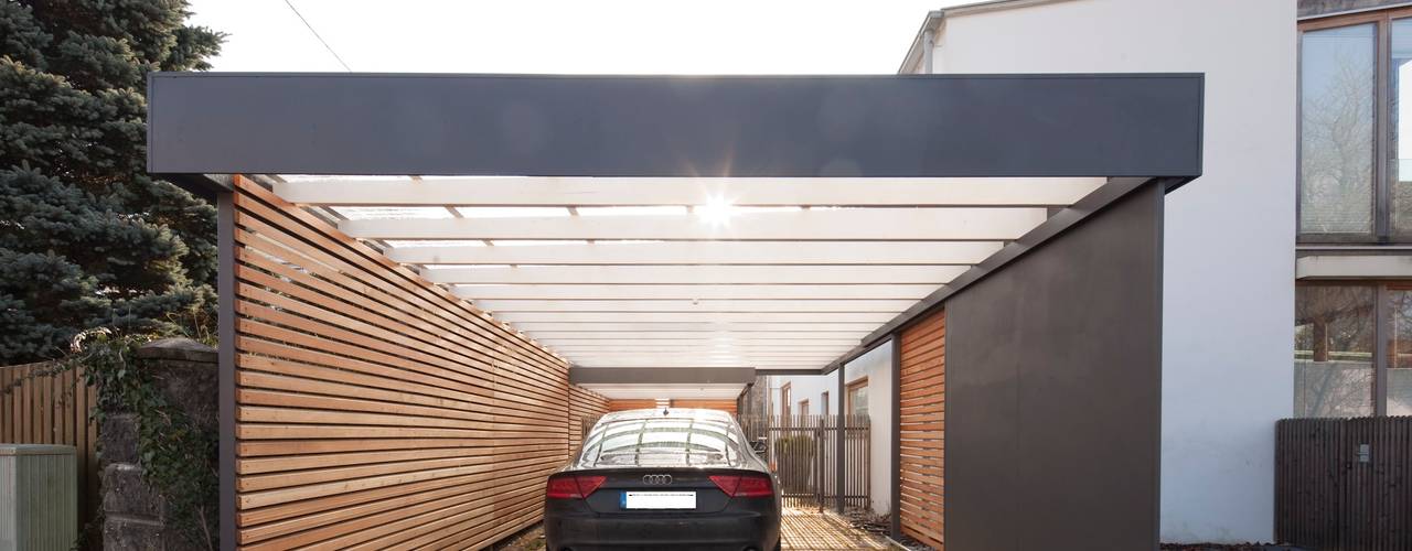 Modernes Carport im puristischen Look, Architekt Armin Hägele Architekt Armin Hägele مرآب~ كراج