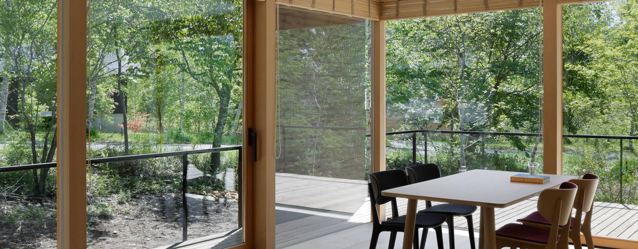 043八ヶ岳原村Tさんの家, atelier137 ARCHITECTURAL DESIGN OFFICE atelier137 ARCHITECTURAL DESIGN OFFICE ห้องนั่งเล่น ไม้ Wood effect