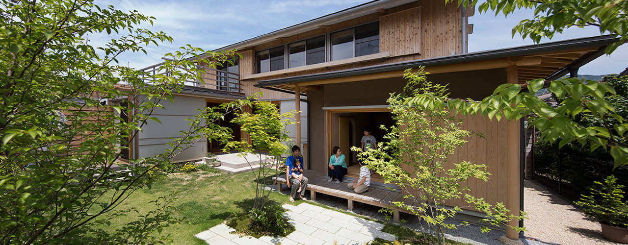 茶室のある家, AMI ENVIRONMENT DESIGN／アミ環境デザイン AMI ENVIRONMENT DESIGN／アミ環境デザイン Casas de estilo asiático